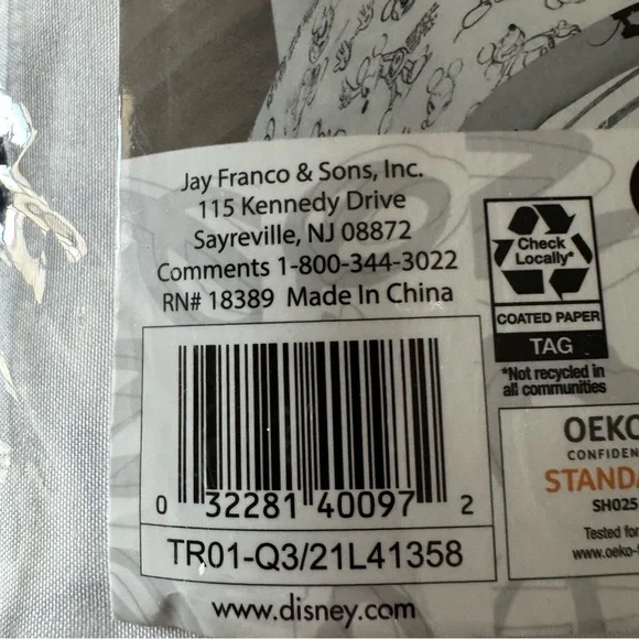 Disney QUEEN Sheet Set - Black and White NEW! - Picture 6 of 13